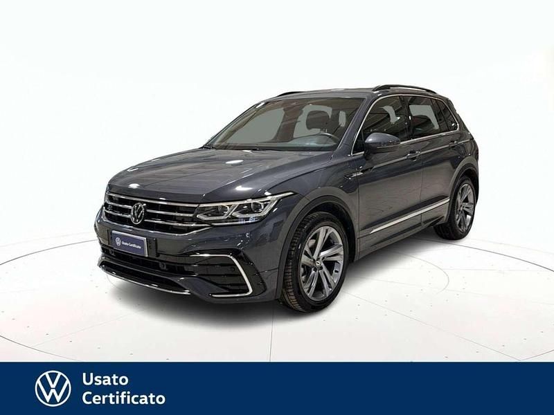 Grigio pastello Usata 2023 VW Tiguan R-line SUV | 37.300 € (Molto cara) - Immagine 1/4