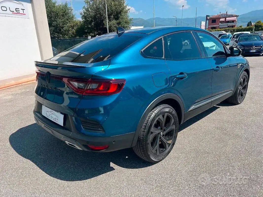 Usata Renault Arkana Techno 145 CV (106 kW) 2023 Blu/azzurro SUV