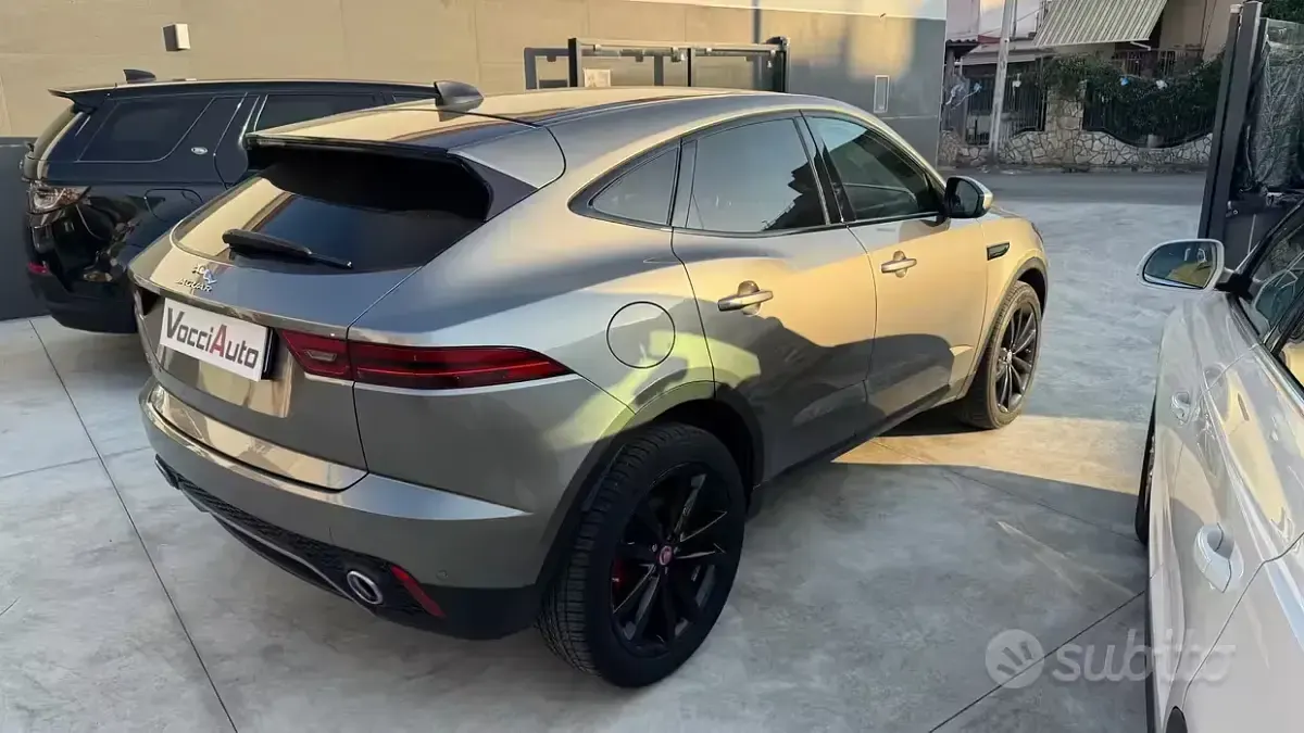 Usata Jaguar E-Pace R-Dynamic 150 CV (110 kW) 2021 Grigio SUV