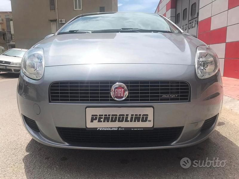 Grigio Usata 2007 Fiat Grande Punto Dynamic Due volumi | 4500 € (Cara) - Immagine 1/4