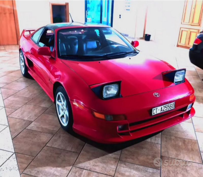 Usata Toyota MR2 206 CV (151 kW) 1998 Rosso Cabrio