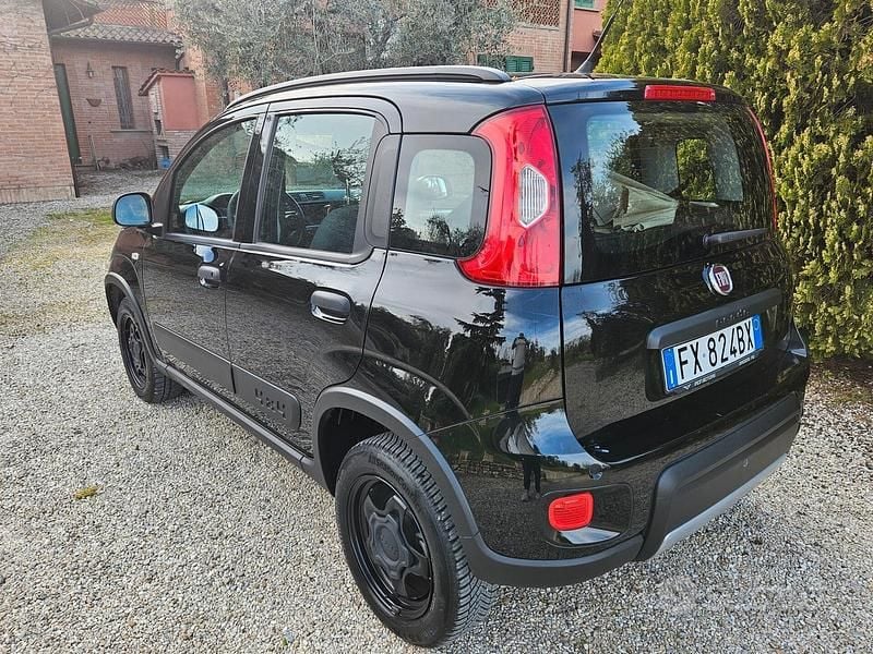 Usata Fiat Panda 4x4 Wild 95 CV (69 kW) 2019 Nero Utilitaria
