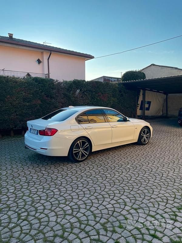 Usata BMW 320 Sport Line 184 CV (135 kW) 2015 Bianco Berlina