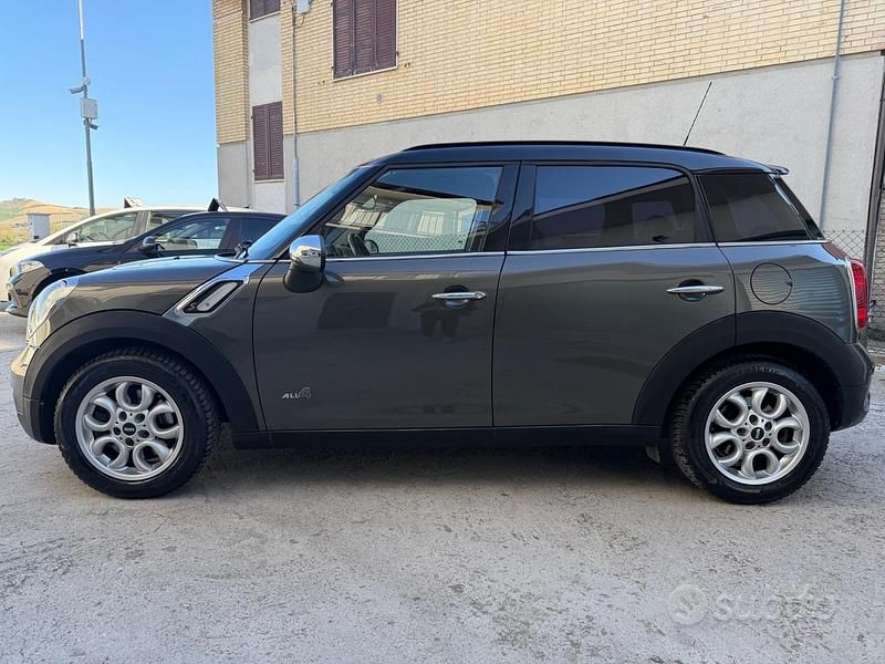 Usata Mini Cooper S Countryman 184 CV (135 kW) 2011 Grigio SUV