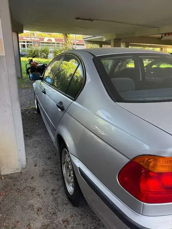 Usata BMW 316 105 CV (77 kW) 2001 Argento Berlina