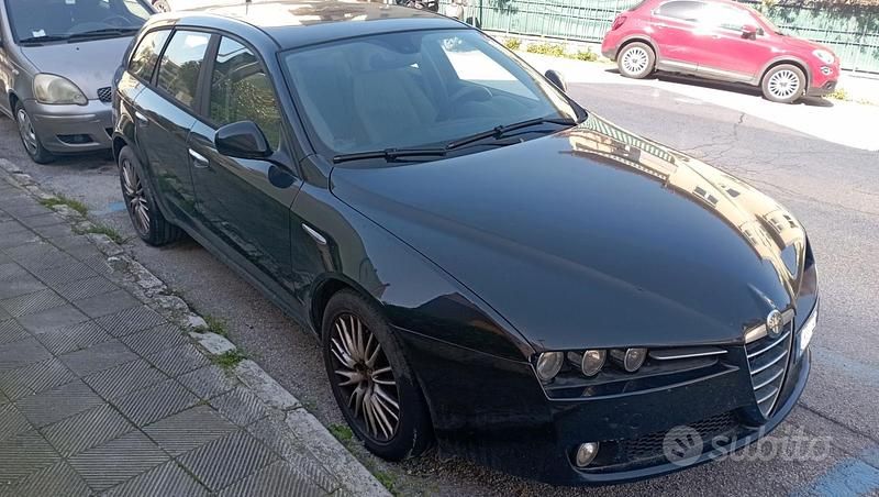 Usata Alfa Romeo 159 Distinctive 150 CV (110 kW) 2008 Nero Station wagon