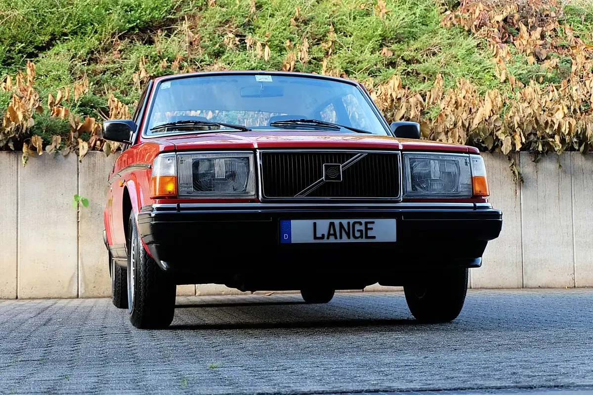 Usata Volvo 240 110 CV (80 kW) 1986 Rosso Berlina