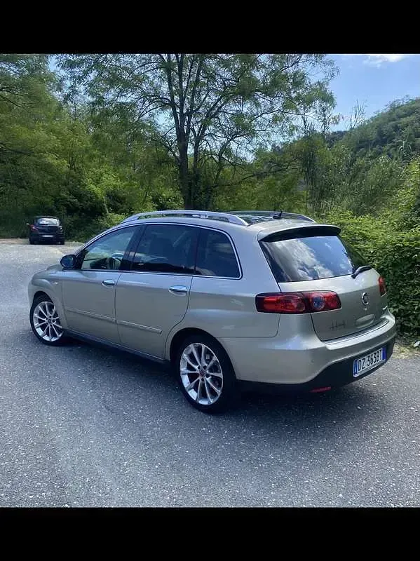 Usata Fiat Croma 150 CV (110 kW) 2009 Beige Berlina