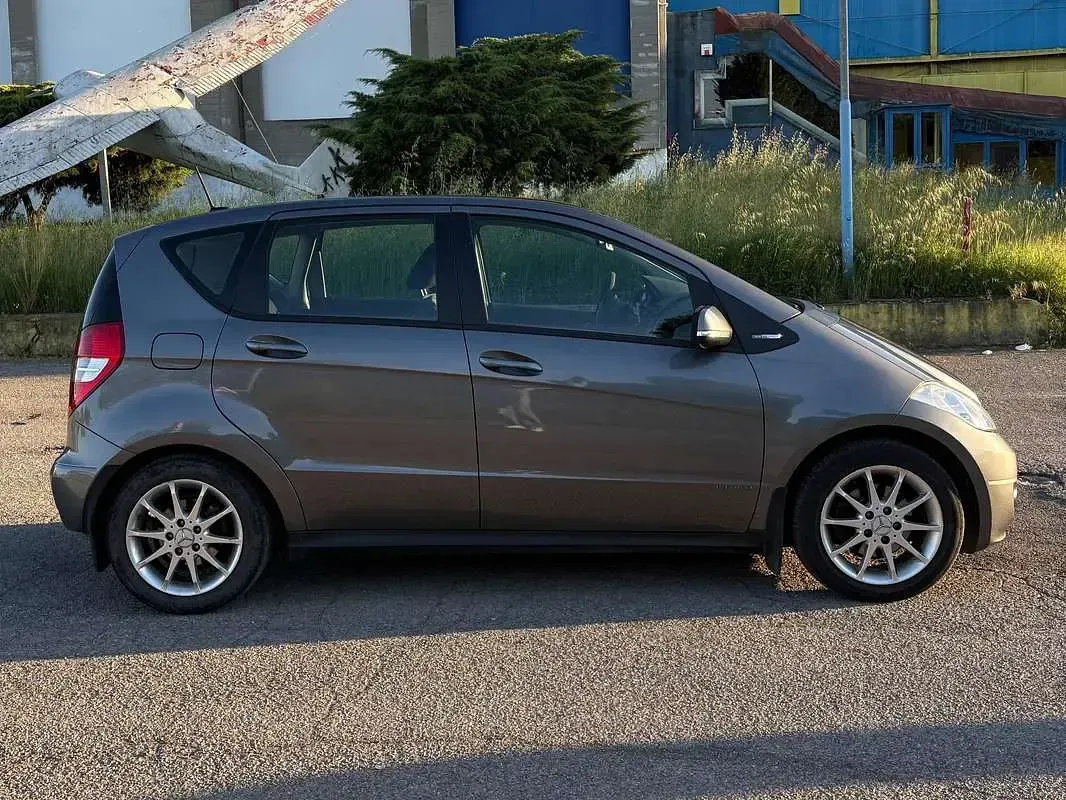 Usata Mercedes A160 Executive 95 CV (69 kW) 2010 Grigio Monovolume