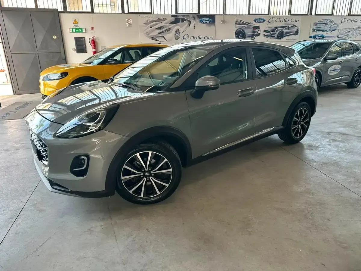Usata Ford Puma Titanium 125 CV (91 kW) 2020 Grigio SUV