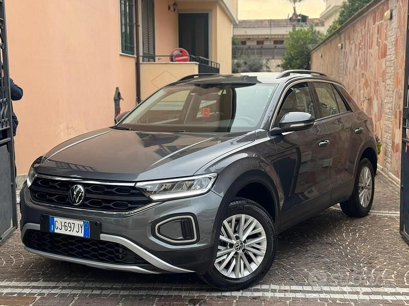 Usata VW T-Roc R-line 150 CV (110 kW) 2022 Grigio SUV
