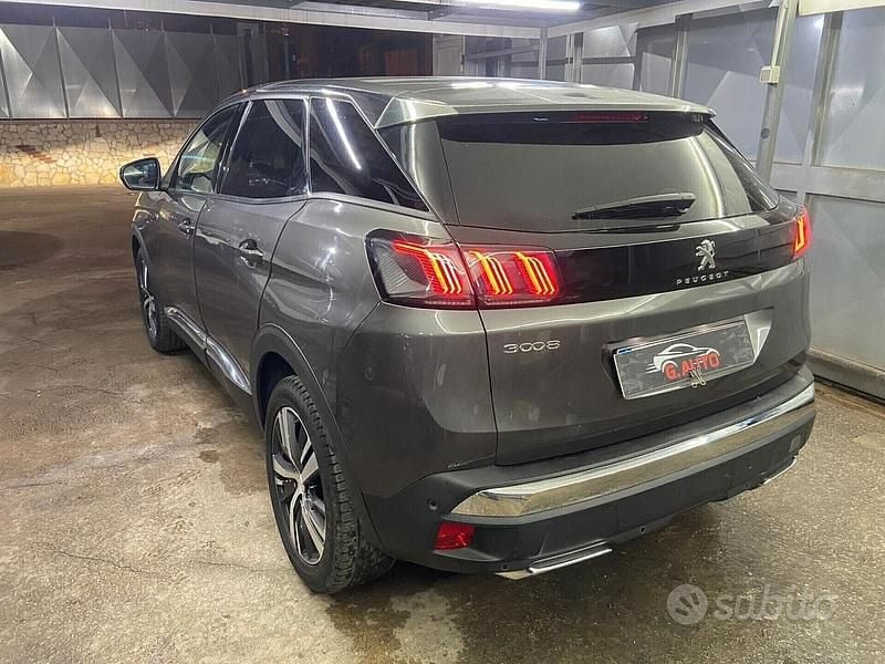 Usata Peugeot 3008 Allure 130 CV (95 kW) 2022 Grigio SUV