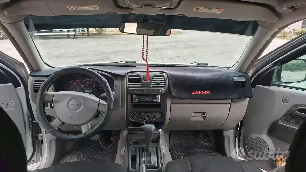 Usata Isuzu D-Max 131 CV (96 kW) 2005 Grigio Berlina