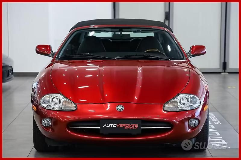Usata Jaguar XK8 284 CV (208 kW) 1997 Carnival mc bordeaux Cabrio