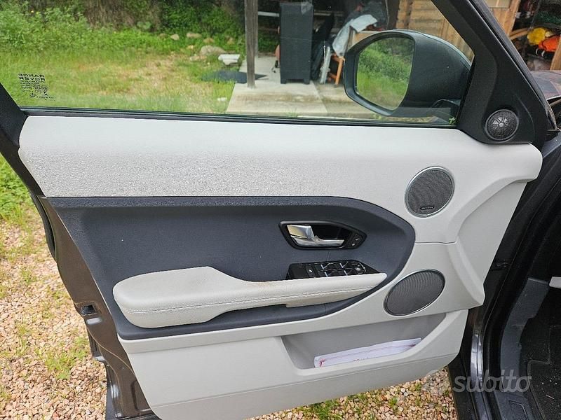 Usata Land Rover Range Rover evoque 190 CV (139 kW) 2015 Grigio Station wagon
