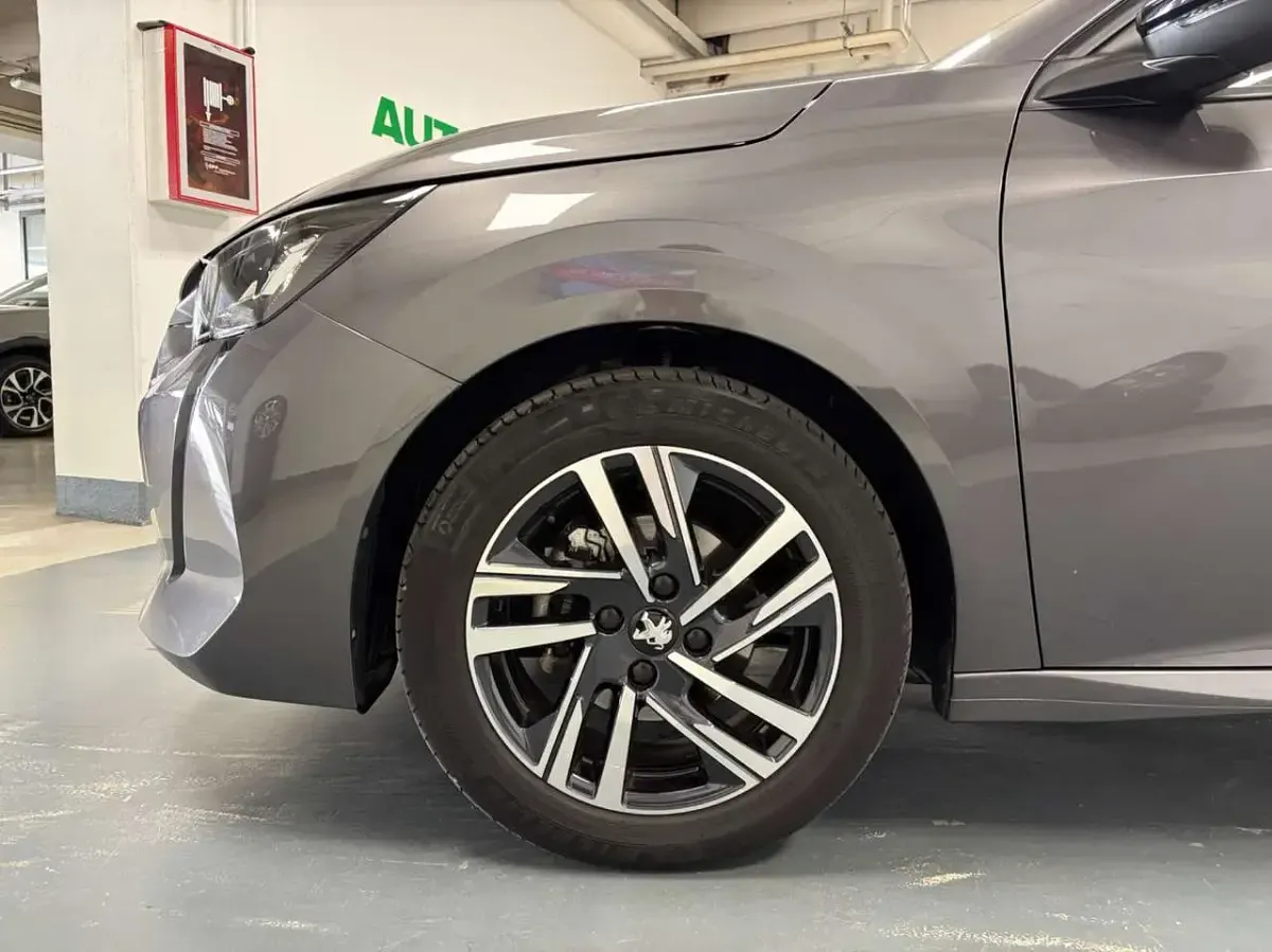 Usata Peugeot 208 Active 75 CV (55 kW) 2023 Grigio Utilitaria