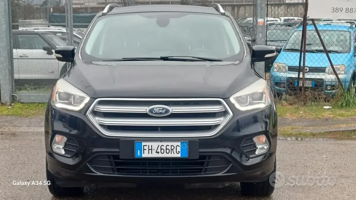 Usata Ford Kuga Vignale 150 CV (110 kW) 2017 Nero SUV