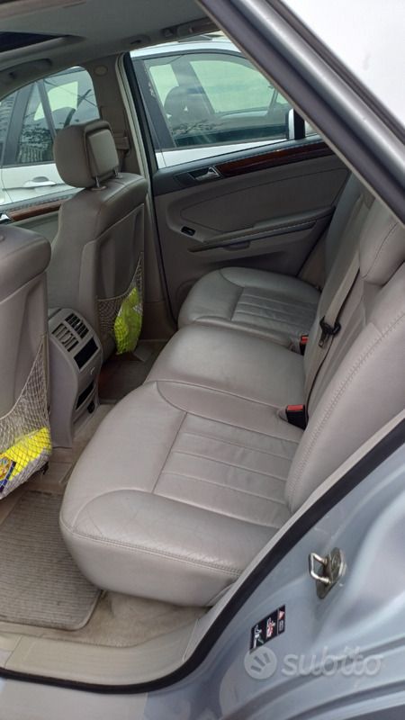 Grigio Usata 2008 Mercedes ML300 SUV | 7900 € - Immagine 1/4