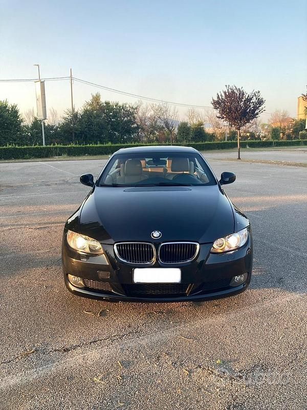 Usata BMW 320 Cabriolet 184 CV (135 kW) 2010 Nero Cabrio
