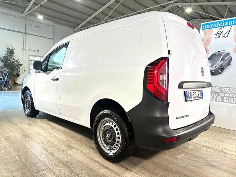 Usata Renault Kangoo 95 CV (69 kW) 2023 Bianco pastello