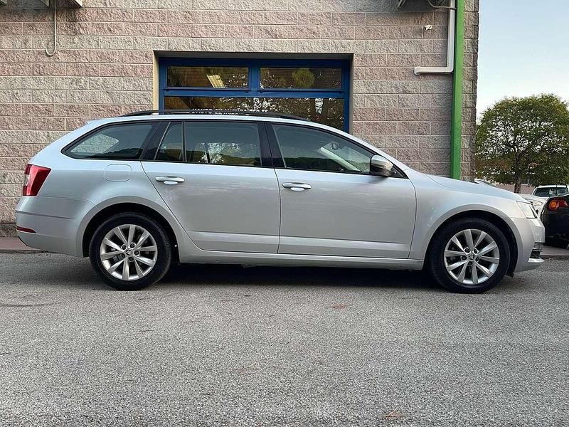 Usata Skoda Octavia SE 116 CV (85 kW) 2019 Argento Station wagon