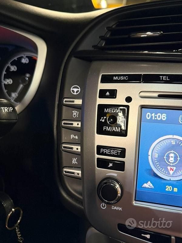 Usata Lancia Delta 120 CV (88 kW) 2014 Utilitaria