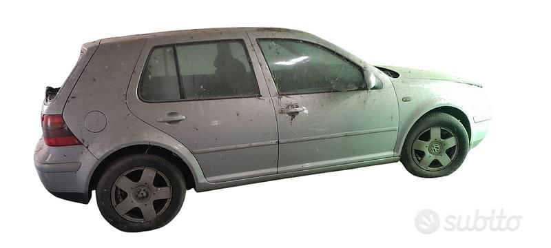 Usata VW Golf III 68 CV (50 kW) 1999 Grigio Berlina