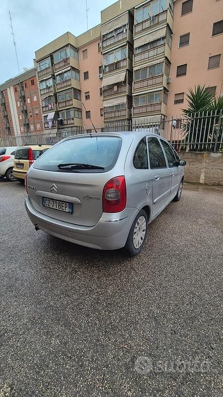 Usata Citroën Xsara Picasso 110 CV (80 kW) 2005 Grigio Monovolume