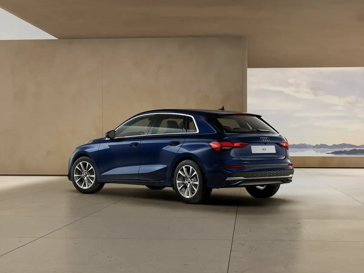 Nuova Audi A3 Advanced 116 CV (85 kW) 2026 Blu navarra metallizzato