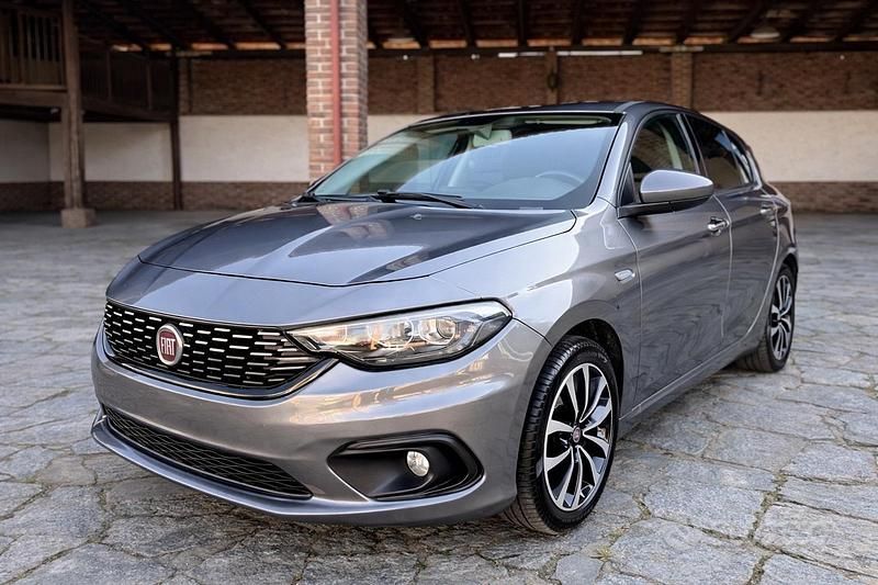 Usata Fiat Tipo Lounge 95 CV (69 kW) 2018 Other Berlina