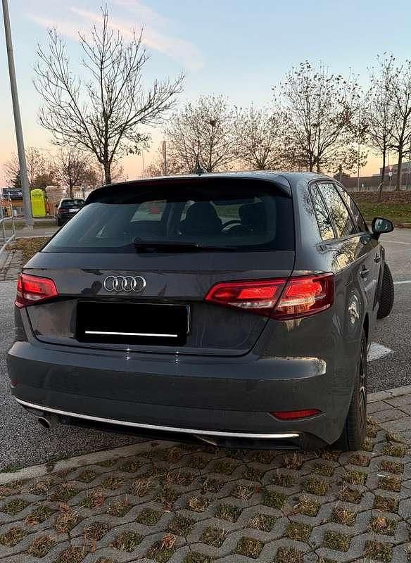 Usata Audi A3 Ambiente 116 CV (85 kW) 2017 Grigio Berlina