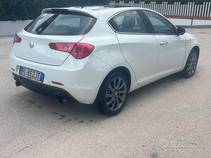 Usata Alfa Romeo Giulietta 140 CV (102 kW) 2011 Bianco Berlina