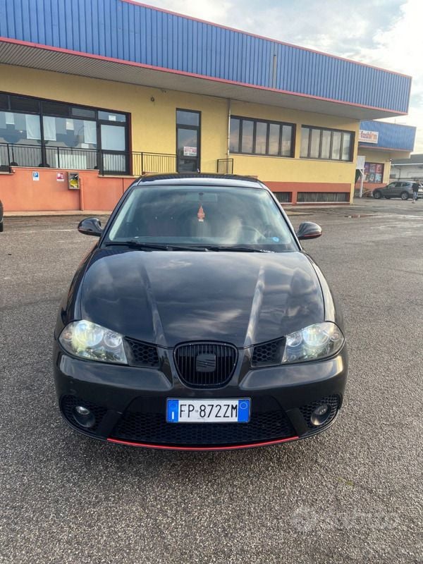 Usata Seat Ibiza 80 CV (58 kW) 2008 Nero Berlina