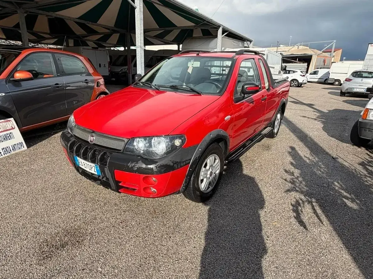 Usata Fiat Strada 84 CV (61 kW) 2010 Rosso Pick-up