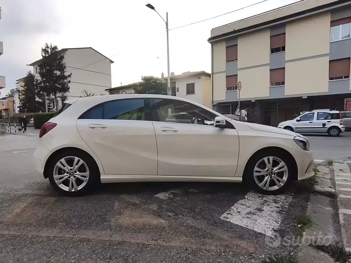 Usata Mercedes CLA180 109 CV (80 kW) 2017 Bianco Berlina