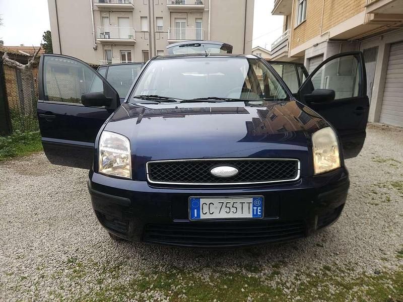 Usata Ford Fusion 68 CV (50 kW) 2003 Blu/azzurro Utilitaria