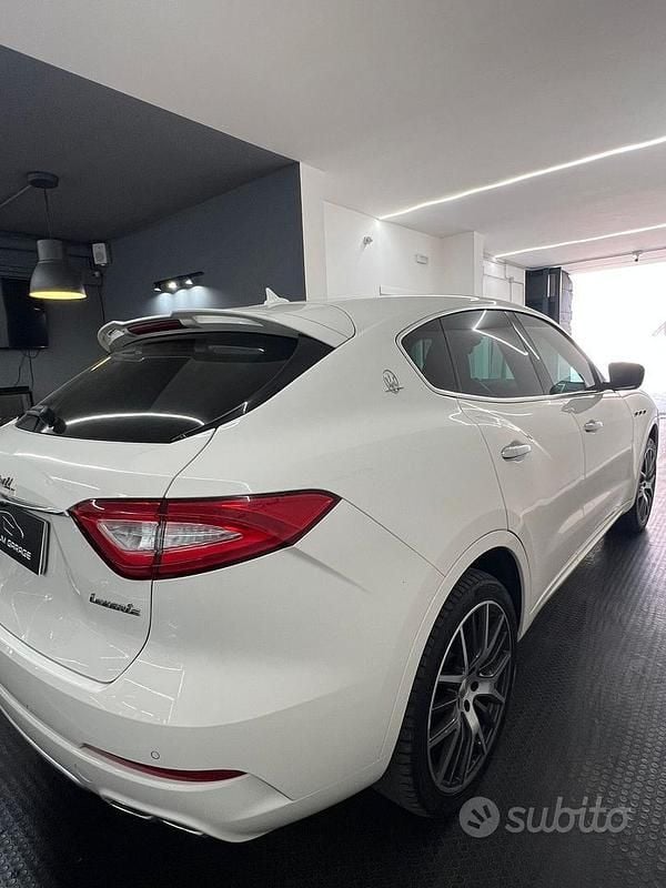 Usata Maserati GranSport 275 CV (202 kW) 2017 Bianco Station wagon