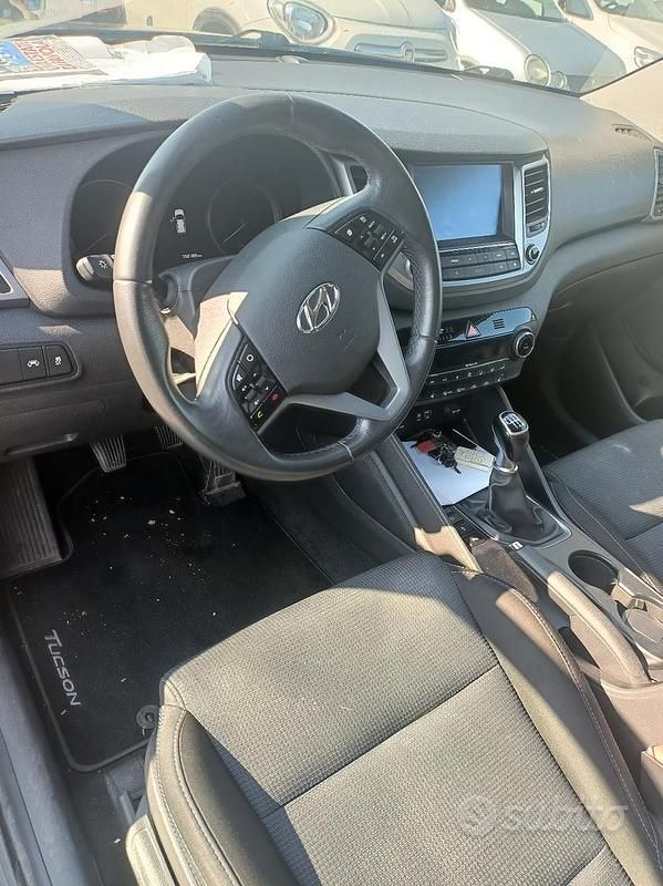 Usata Hyundai Tucson 141 CV (103 kW) 2016 Grigio SUV