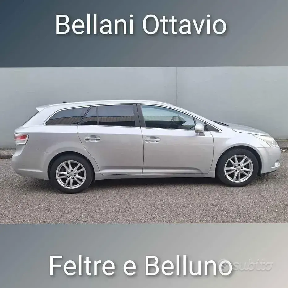 Usata Toyota Avensis Executive 126 CV (92 kW) 2011 Grigio Station wagon