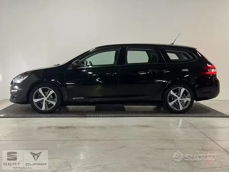Usata Peugeot 308 SW Allure 120 CV (88 kW) 2017 Nero Station wagon