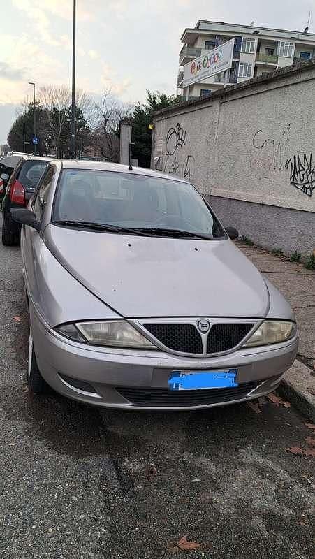 Usata Lancia Ypsilon 60 CV (44 kW) 2001 Utilitaria