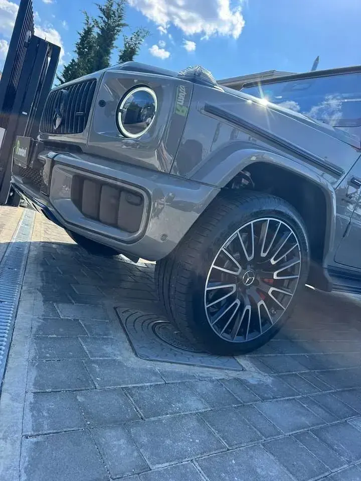 Nuova Mercedes G63 AMG Premium Plus 605 CV (444 kW) 2026 Grigio SUV