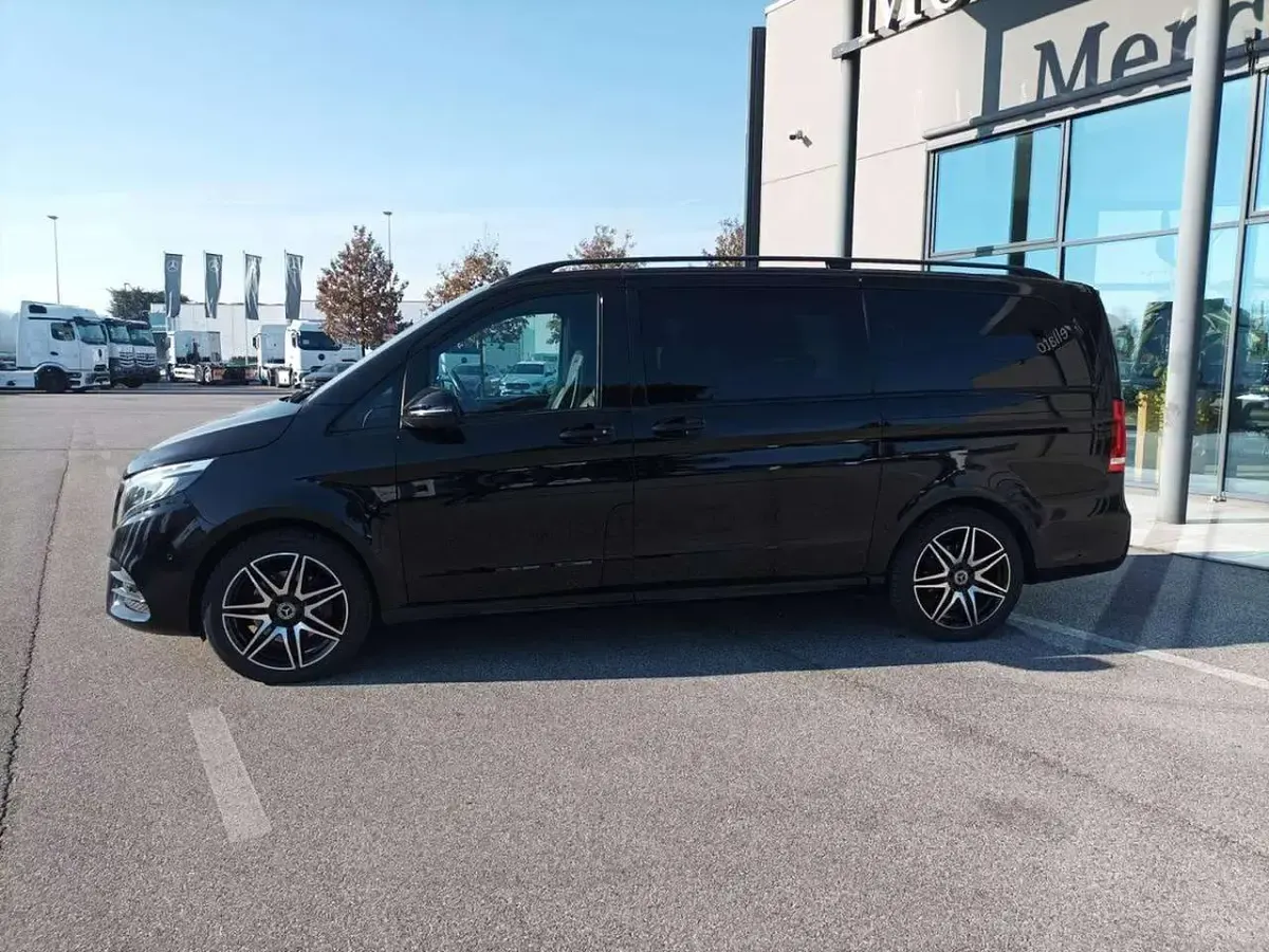 Usata Mercedes V300 239 CV (175 kW) 2020 Nero ossidania Monovolume