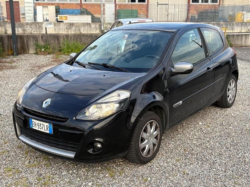 Usata Renault Clio II Dynamique 103 CV (75 kW) 2011 Nero Berlina