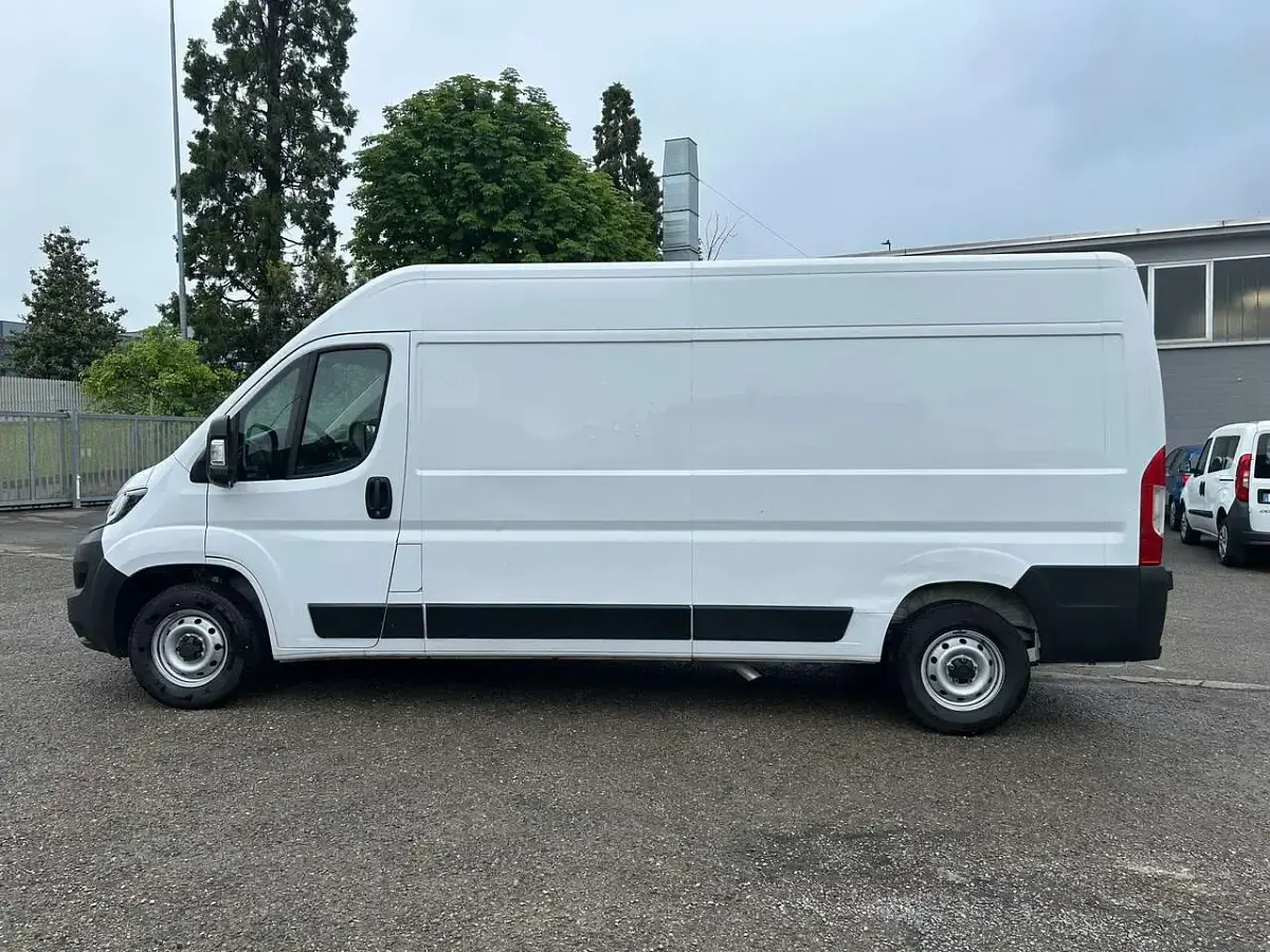 Usata Fiat Ducato 140 CV (102 kW) 2023 Bianco Furgone