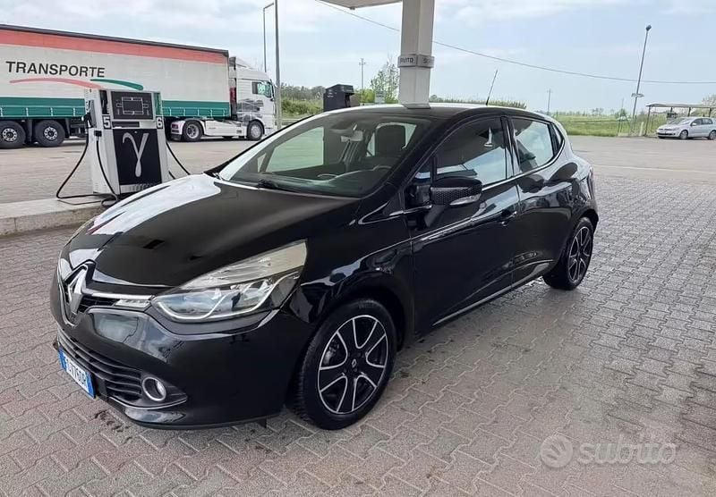 Second-hand Renault Clio IV 75 CP (55 kW) 2017 Berlinǎ