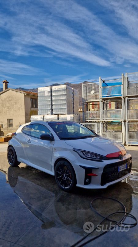 Bianco Usata 2021 Toyota Yaris | 37.500 € - Immagine 1/4