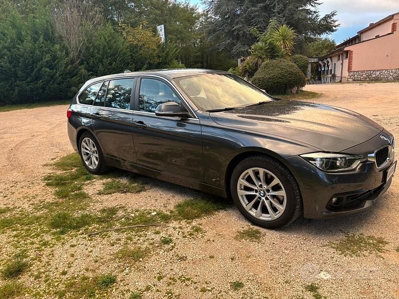 Usata BMW 320 Advantage 190 CV (139 kW) 2017 Grigio Berlina