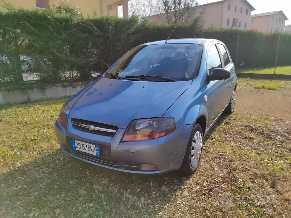 Usata Chevrolet Kalos 72 CV (52 kW) 2006 Bluazzurro Berlina