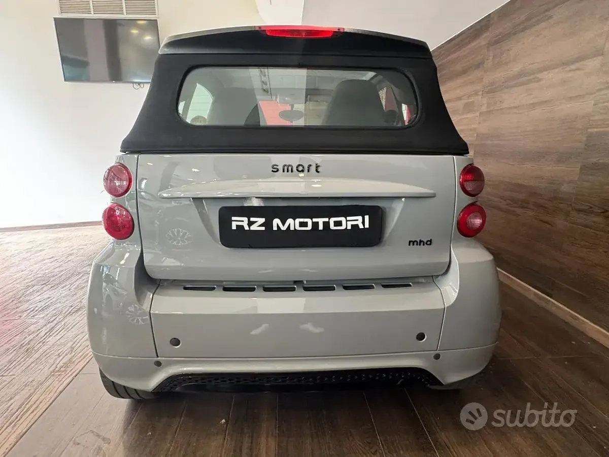Usado Smart ForTwo Cabrio Pulse 71 CV (52 kW) 2014 Gris Descapotable